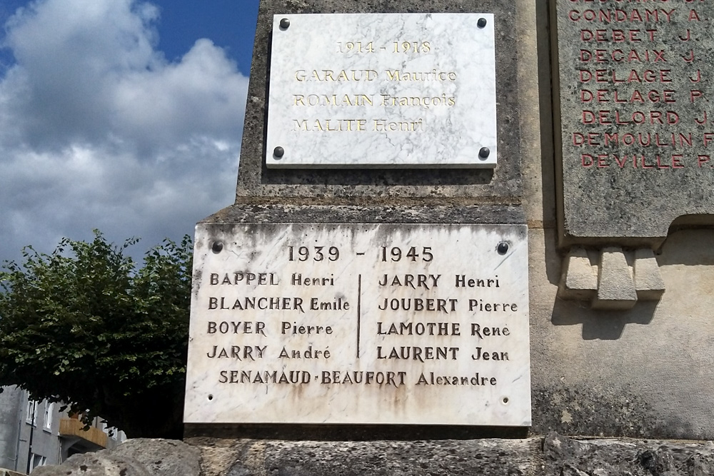 War Memorial Jumilhac-le-Grand #3