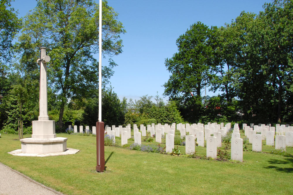 Commonwealth War Graves General Cemetery Den Burg #1