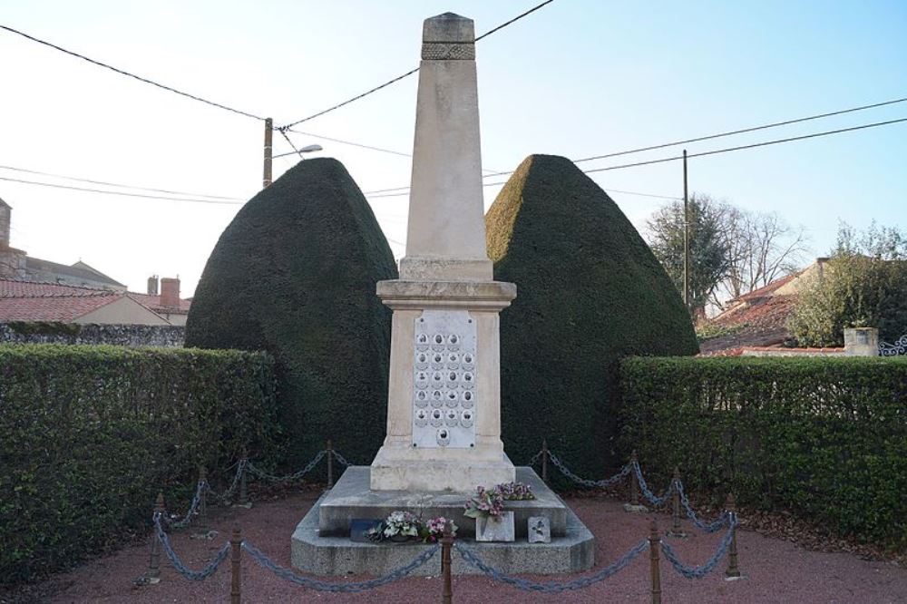 Oorlogsmonument Saint-Étienne-de-Brillouet #1