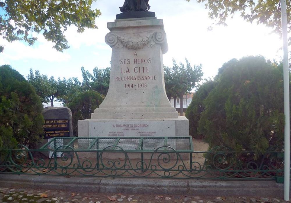 War Memorial Paulhan