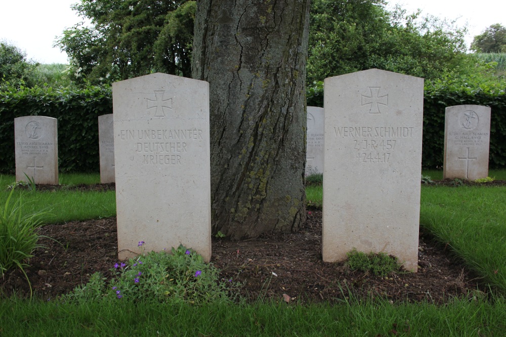 Commonwealth War Cemetery Fifteen Ravine #5