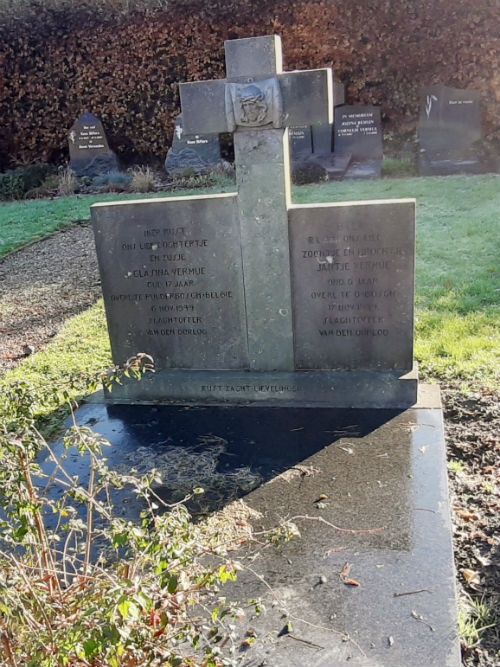 Grave Civlian Casualties Roman Catholic Churchyard Noordhoek #2