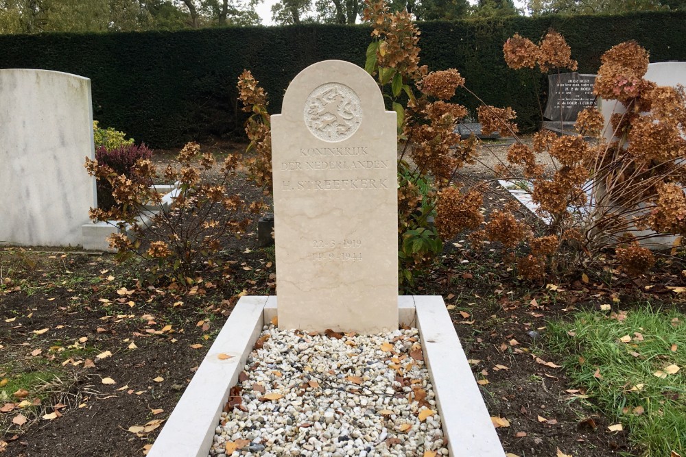 Dutch War Graves General Cemetery Bussum #2