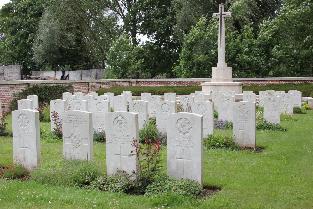 Commonwealth War Cemetery Ayette #4
