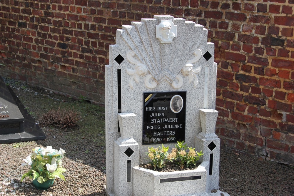 Belgian Graves Veterans Herne Churchyard #1