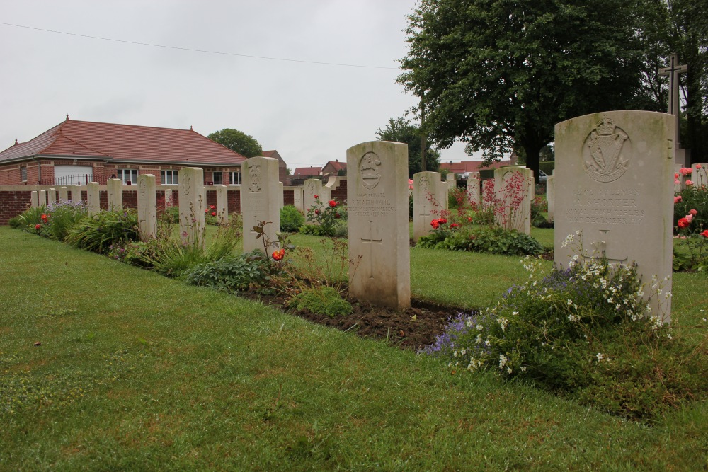 Commonwealth War Cemetery Hermies #4