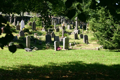 Oorlogsgraven van het Gemenebest St Michael Churchyard and Extension