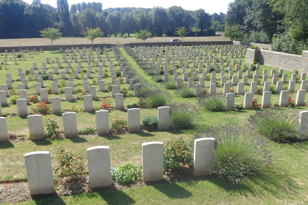Commonwealth War Cemetery Bellacourt #2