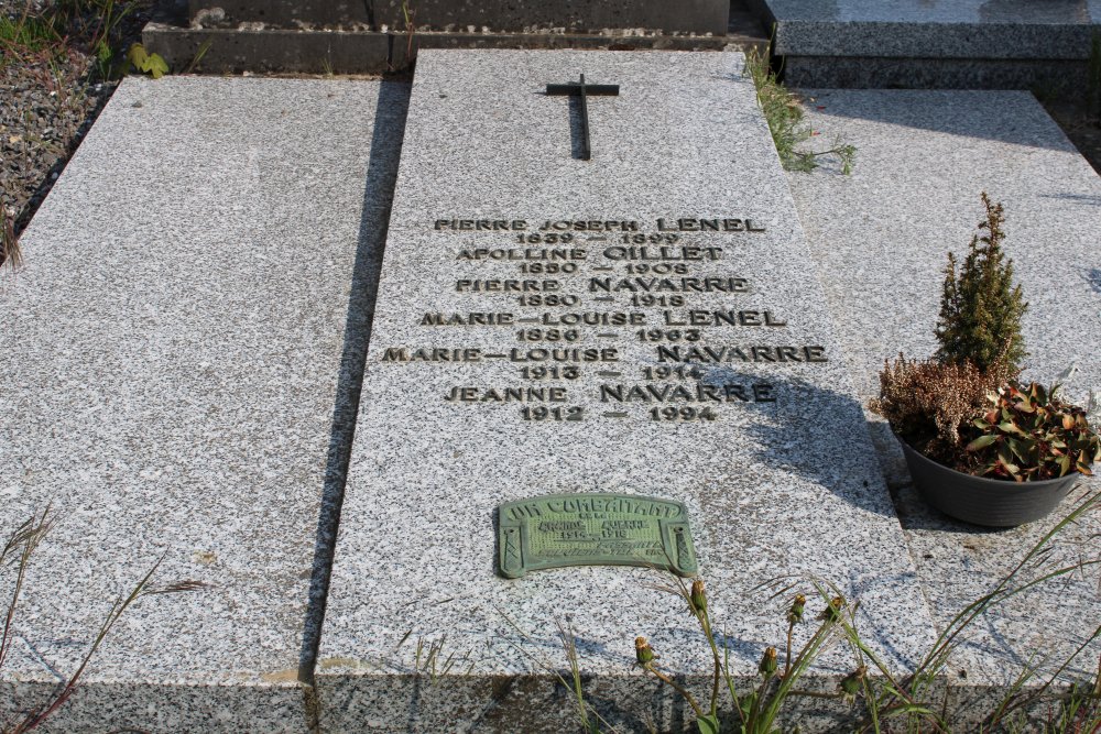 Belgian Graves Veterans Florenville Old Cemetery #4