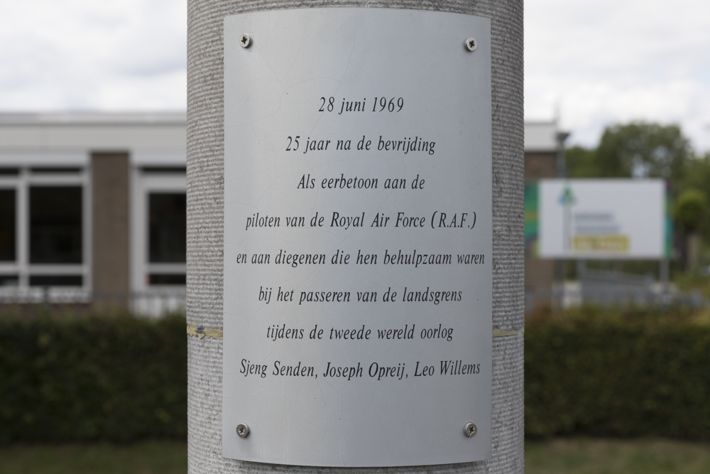 Monument Royal Air Force Mheer #2