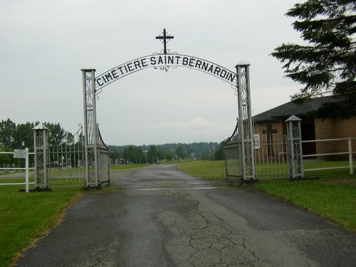 Oorlogsgraven van het Gemenebest St. Bernardin Roman Catholic Cemetery #1