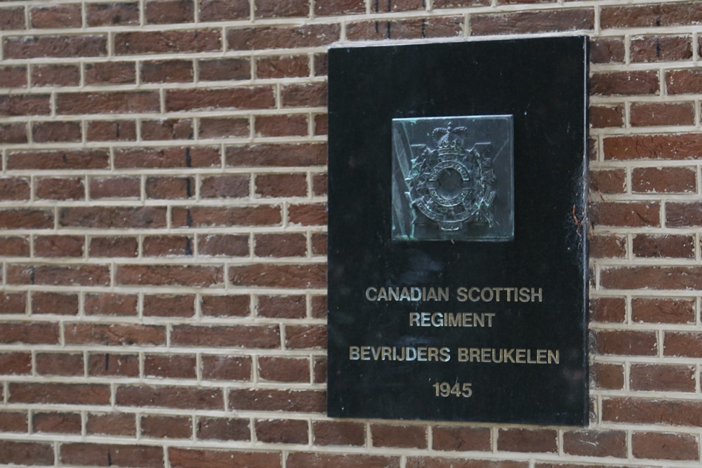 Bevrijdingsbank & Gedenkteken Canadian Scottish Regiment Breukelen #2