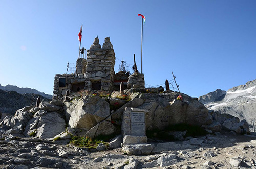 Monument Passo Paradiso