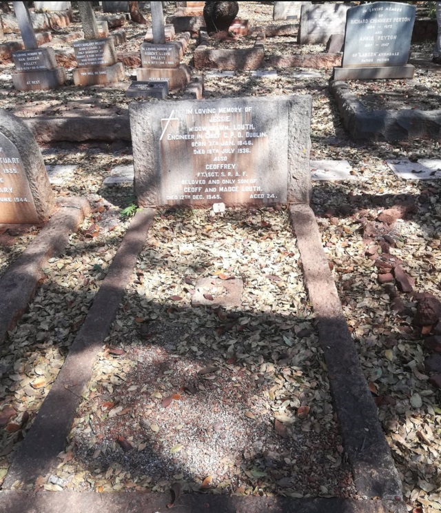 Commonwealth War Grave St. Mary Magdalene Church Cemetery