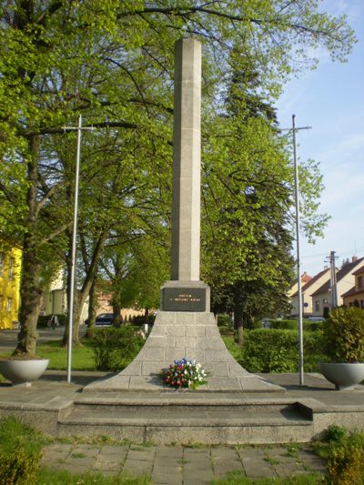 Oorlogsmonument Knničky #2