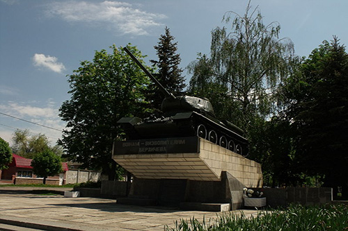 Bevrijdingsmonument (T-34/85 tank)