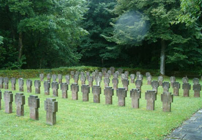 Duitse Oorlogsbegraafplaats Feusdorf #5