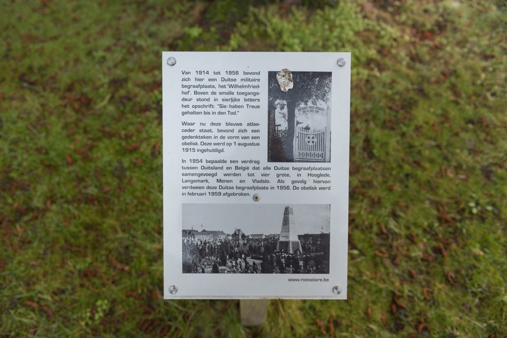 Gedenkbord en Boom Oude Begraafplaats Roeselare #3