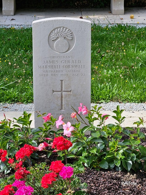 Commonwealth War Grave Cahagnes #2