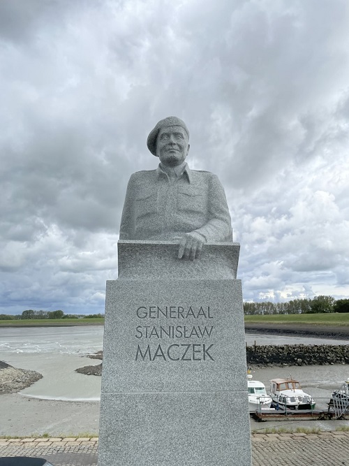 Monument Generaal Stanislaw Maczek #2