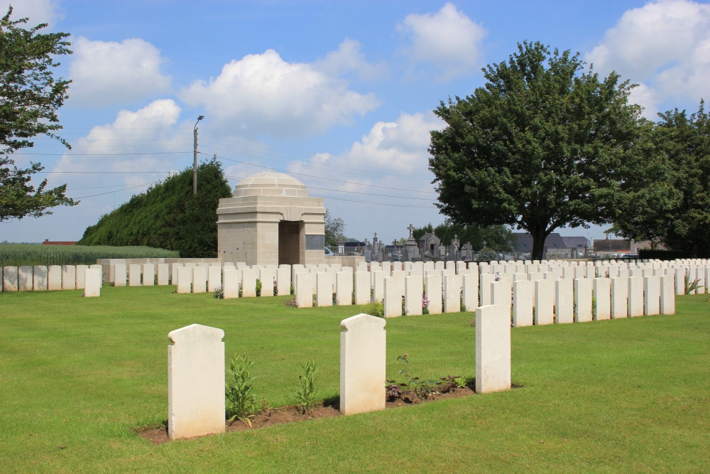 Commonwealth War Cemetery Gouzeaucourt New #2