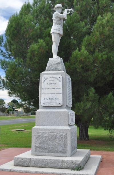 Oorlogsmonument Yinnar #1