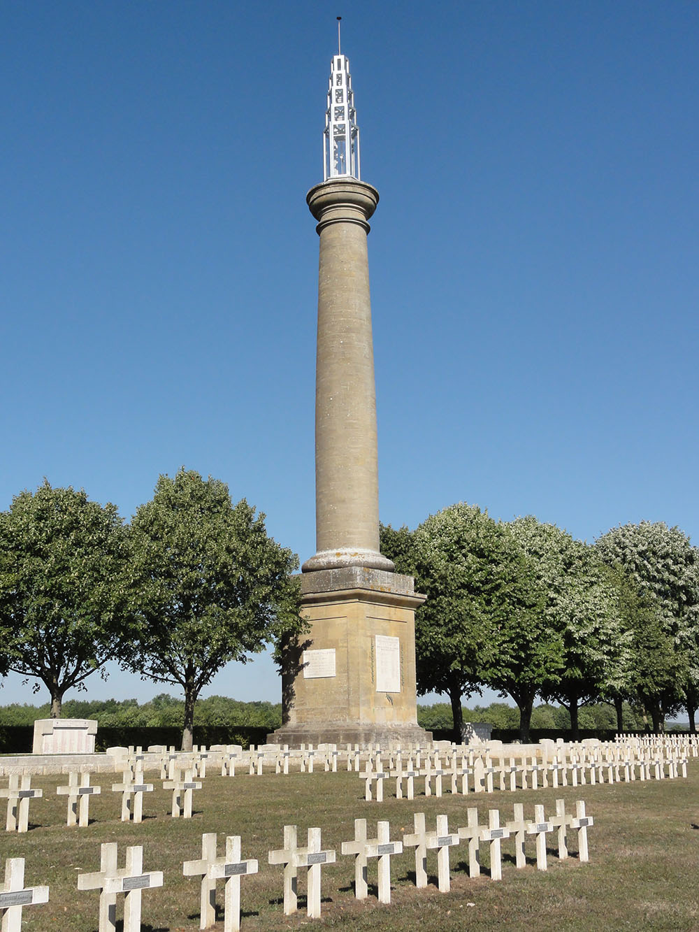 Monument Franse 42e Divisie Pierrepont #1