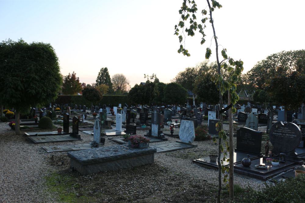 Dutch War Grave Roman Catholic Cemetery Kerkdriel #2