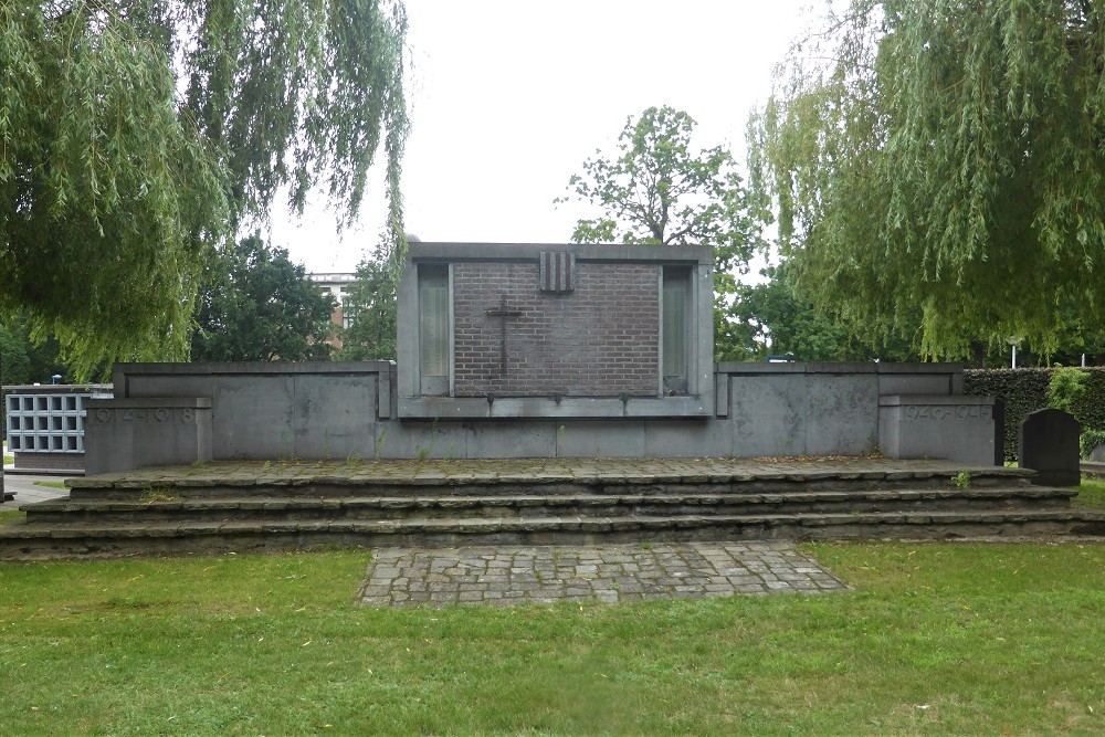 Oorlogsmonument Begraafplaats Berchem