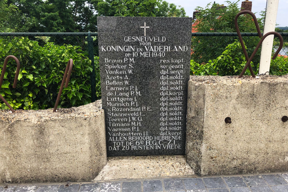 Monument Gesneuvelde Nederlandse Soldaten #2