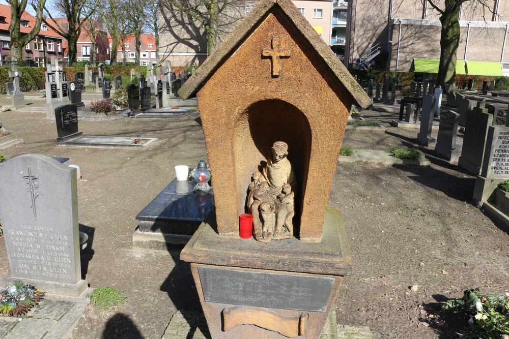 Collective Grave Civilian Casualties St. Theresia Churchyard