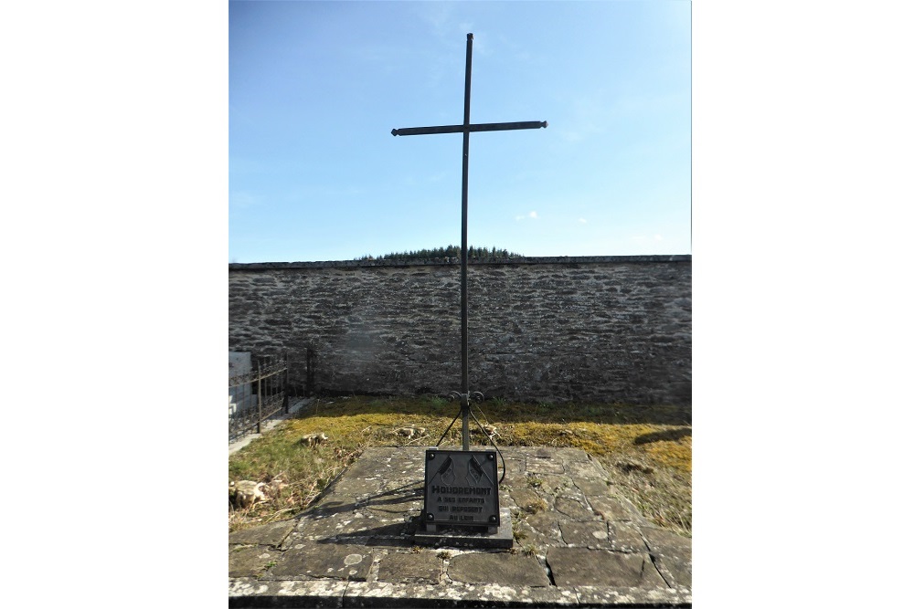 Memorial Cross Houdremont #1