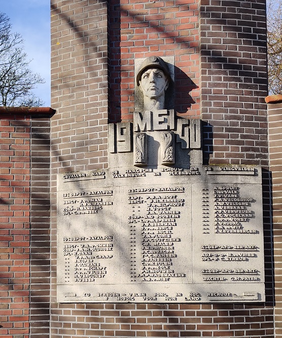 Monument Killed Dutch Soldiers Leiden #5