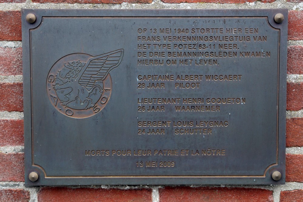 Memorial Crashed French Plane Oirschot #1