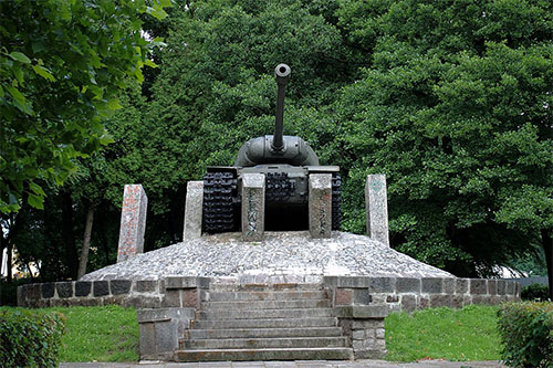 Bevrijdingsmonument (IS-2 Tank)