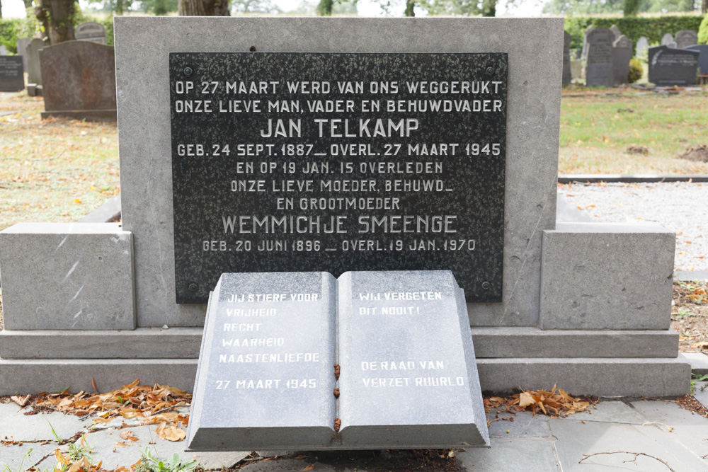 Dutch War Grave Municipal Cemetery Ruurlo #2