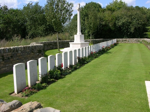 Commonwealth War Cemetery Warry Copse #1