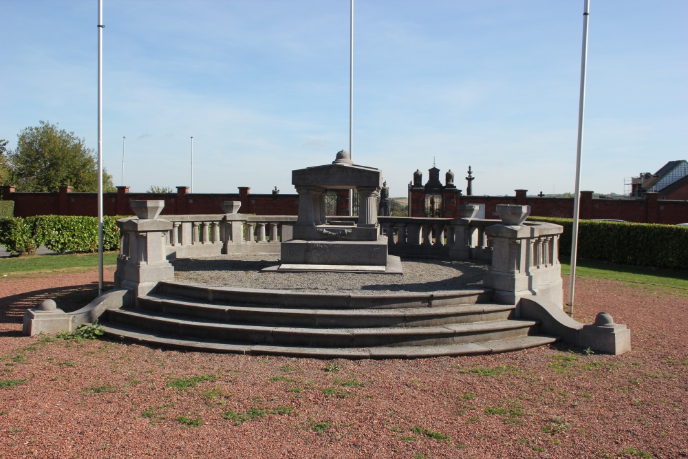 Oorlogsmonument Oude Begraafplaats Tubize	