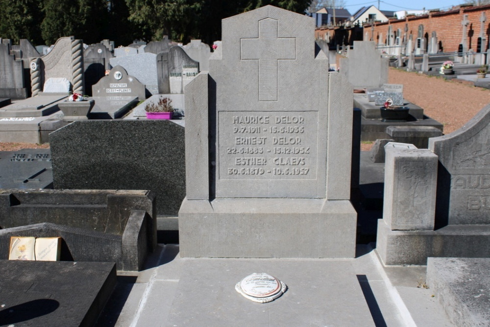 Belgian Graves Veterans Baudour