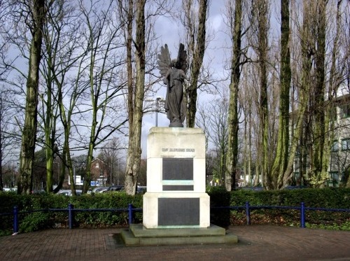 Oorlogsmonument Huyton-with-Roby #1