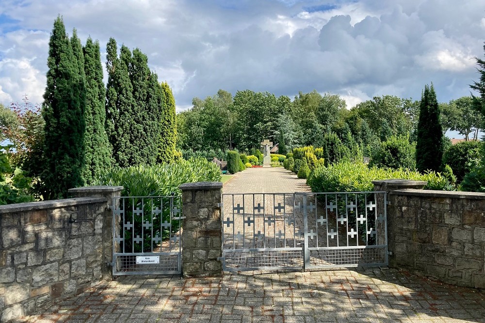 Monument Oorlogsslachtoffers Lehrte en Bckelte #4