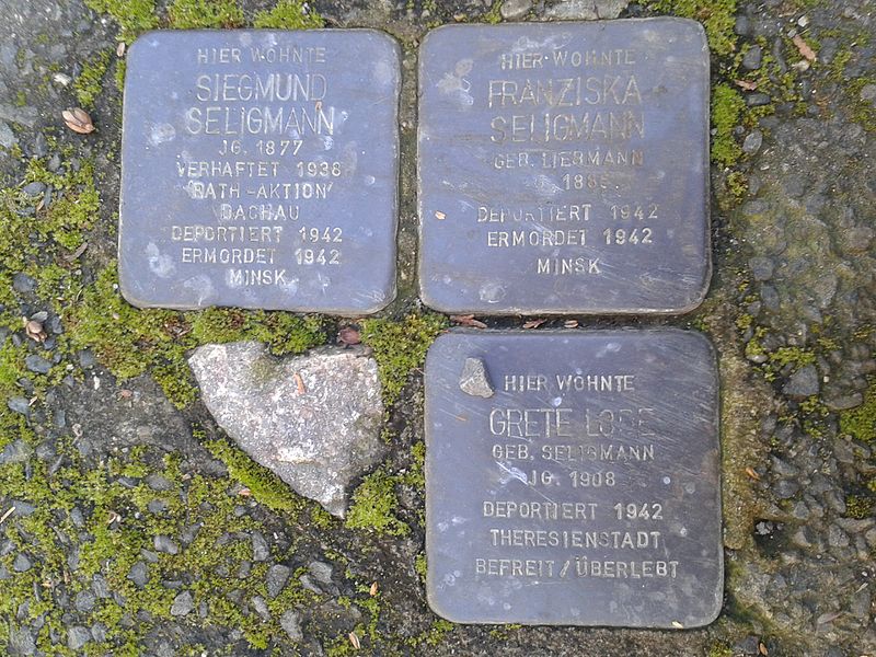 Stolpersteine Kirchplatz 9 #1