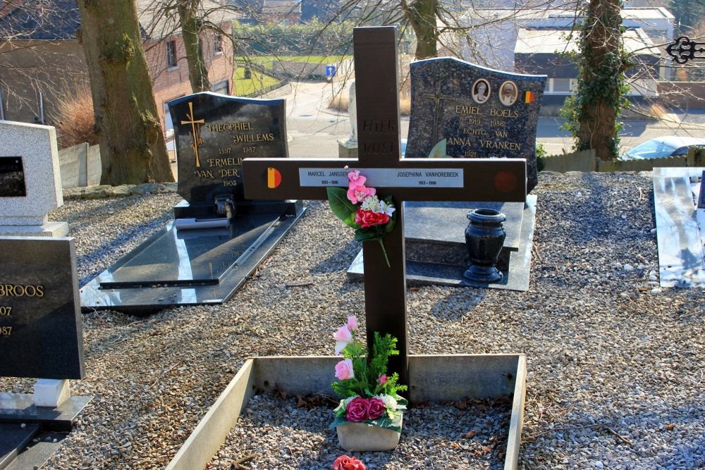 Belgian Graves Veterans Tielt Old Cemetery #3