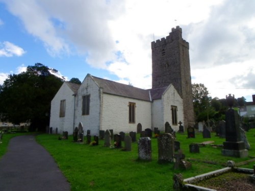 Commonwealth War Graves St. Ystyffan Churchyard