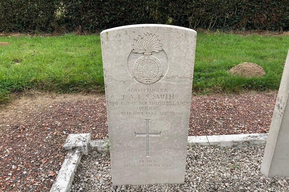 Commonwealth War Graves Saint-Maxent #3