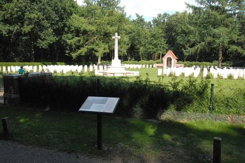 Traces of War Overloon: 14. English Cemetery 1946 #2