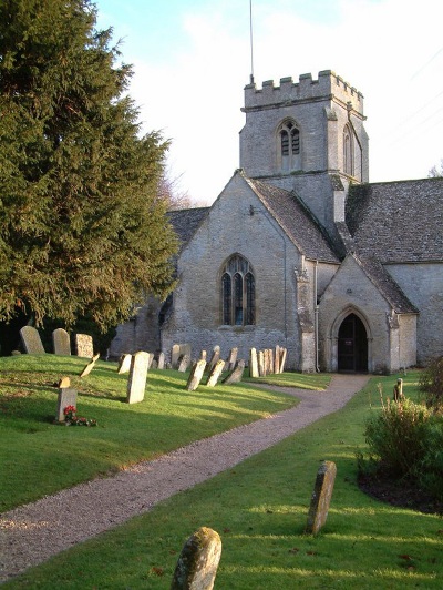 Commonwealth War Graves St Kenelm Churchyard