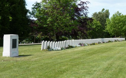 Graven Slachtoffers Luchtaanvallen Haycombe Cemetery #1