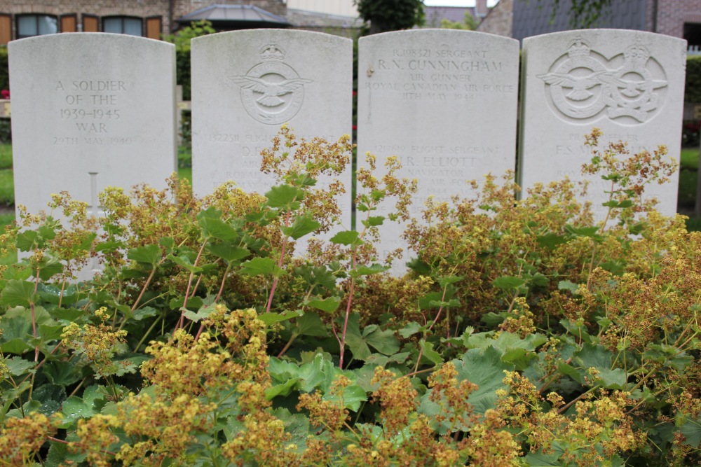 Commonwealth War Graves Oostvleteren #4
