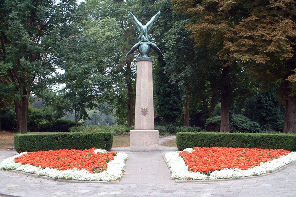 Pools Monument Wilhelminapark Breda #1